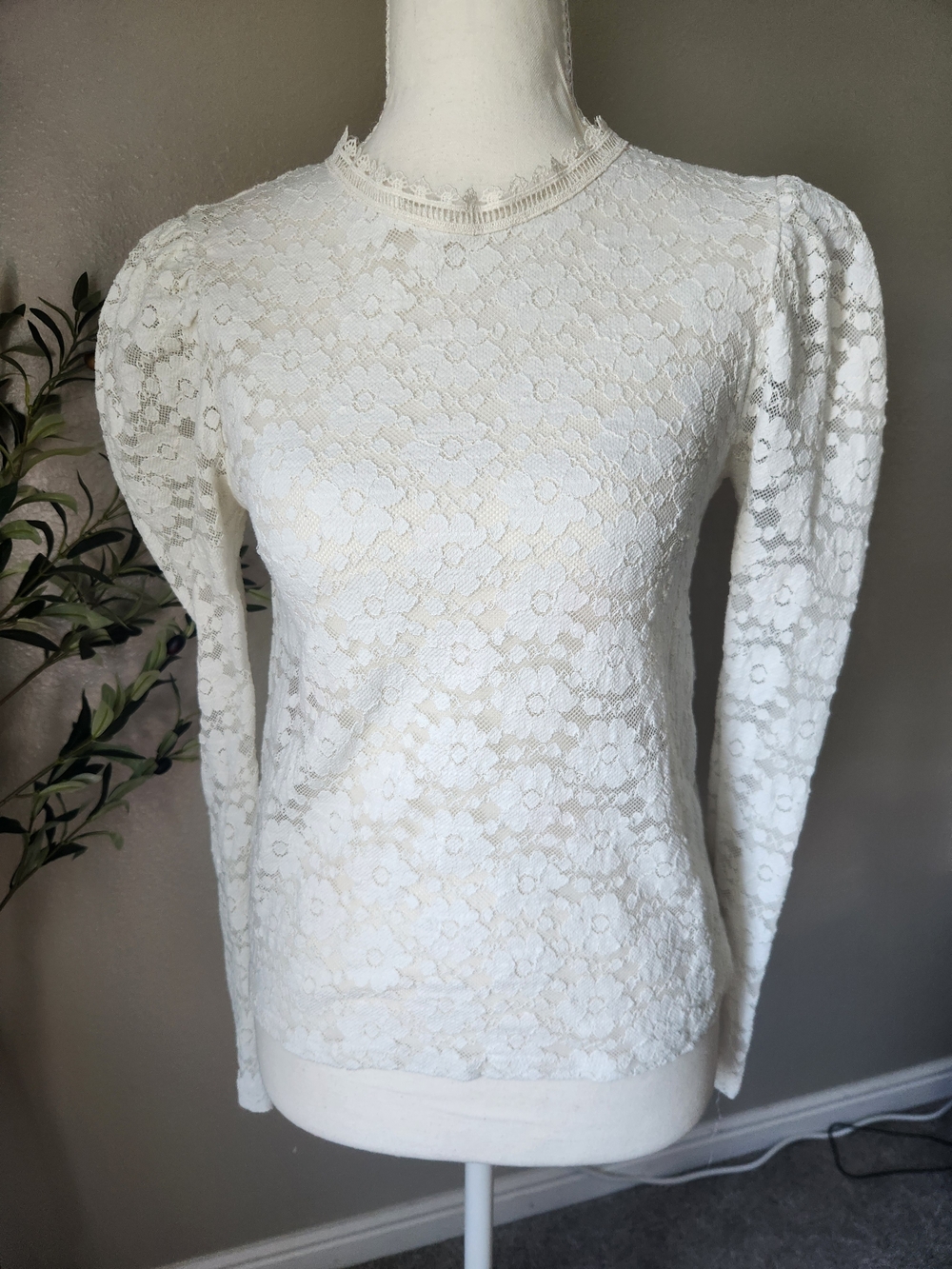 stradivarius White Lace Long-Sleeve Puff-Shoulder Top